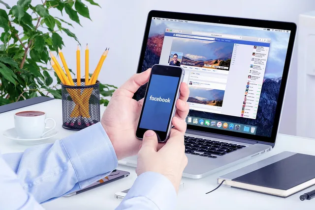 facebook, social media, social media marketing, smartphone, laptop, workspace, office break, office hour, desk, facebook marketing, facebook ads, facebook ads, facebook ads, facebook ads, facebook ads, facebook ads. Is a social media approval workflow for UK agencies necessary?